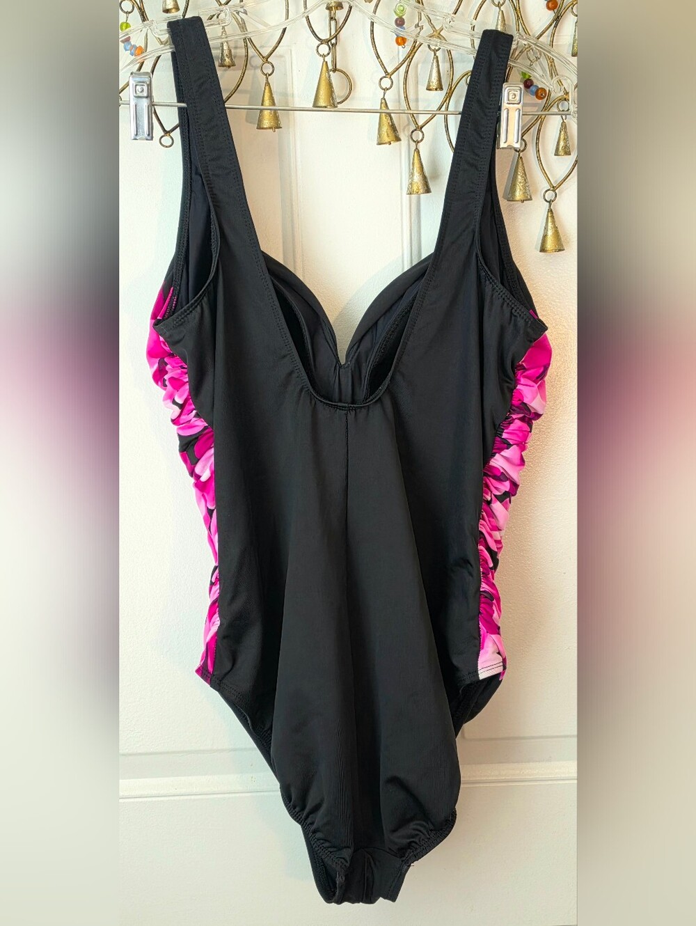 Vintg Miraclesuit One-Piece Ruched Swimsuit Womens XL Black Pink Florals Flatter - Picture 2 of 10